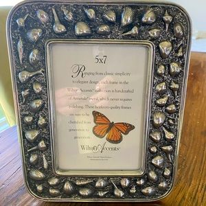 Wilton Armetale Shell Picture Frame for 5” x 7”